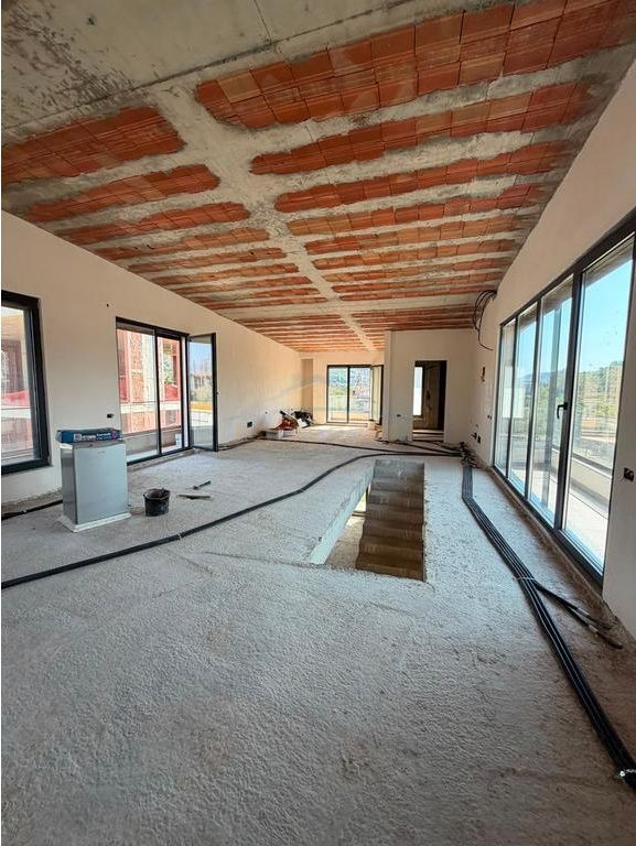 Business Building for Rent 2-Storey, TEG, Tirana