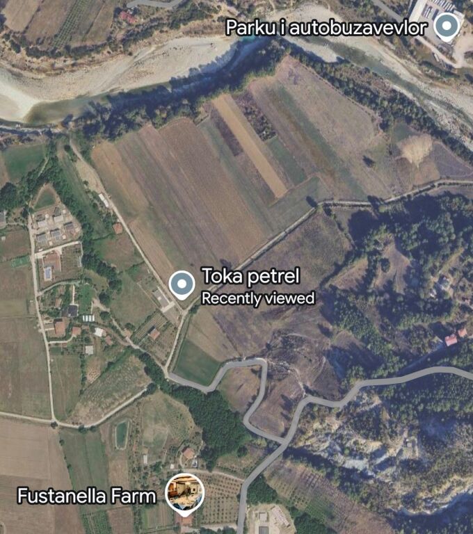 🌿 **LAND FOR SALE – PETRELË**