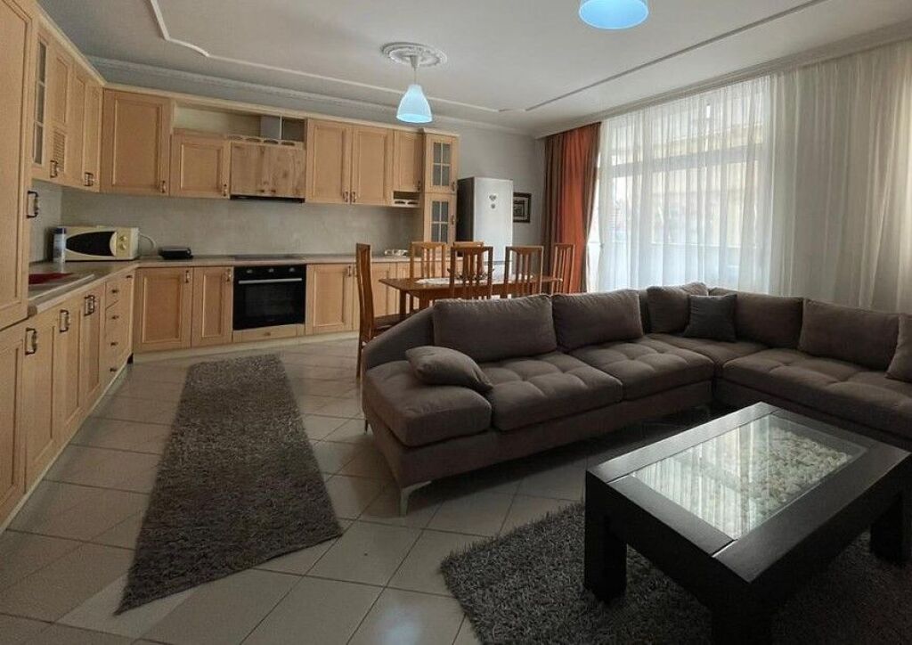 Appartamento 2+1+2 in vendita presso Komuna e Parisit