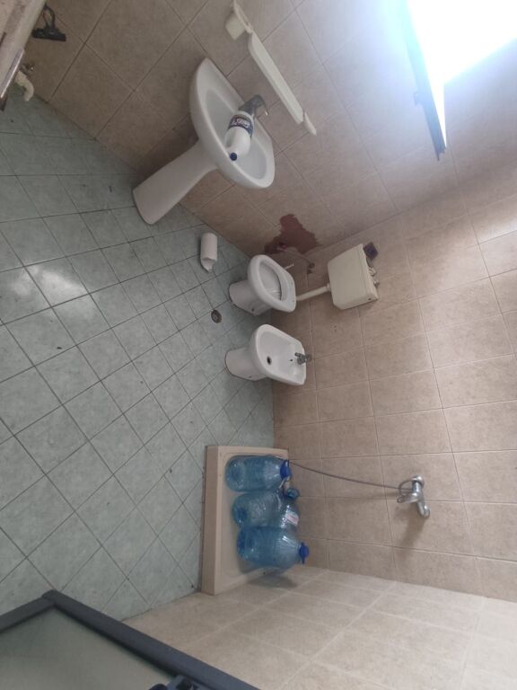 Affittasi villa su 4 piani in Via Elbasanit   ID 5415