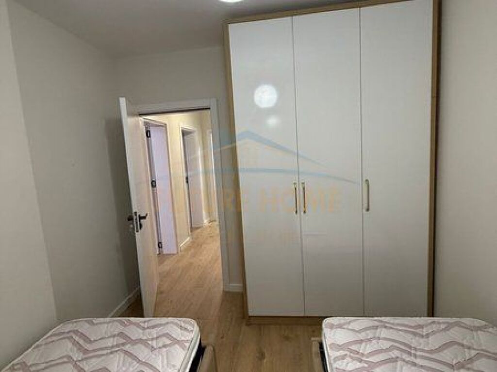 Shitet, Apartament 2+1, Rruga Ferit Xhajko, Tiranë.