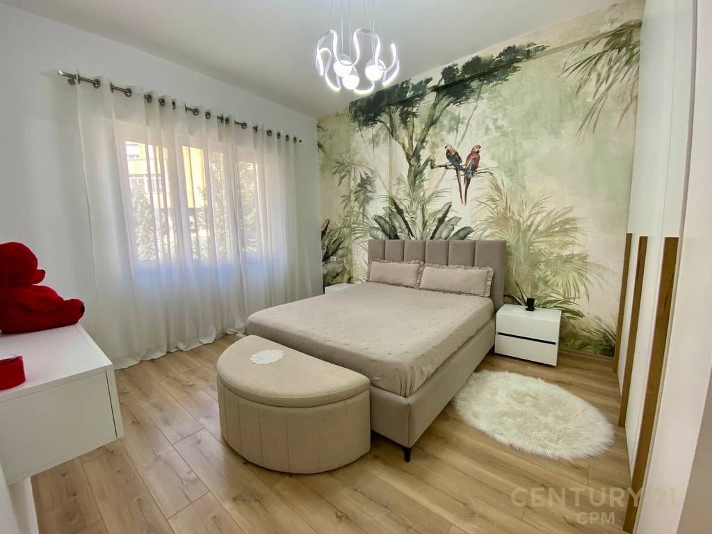 TEK LIQENI THATE JAPIM ME QIRA APARTAMENT MODERN 1+1 707 € /Muaj 65,000 Lekë /Muaj
