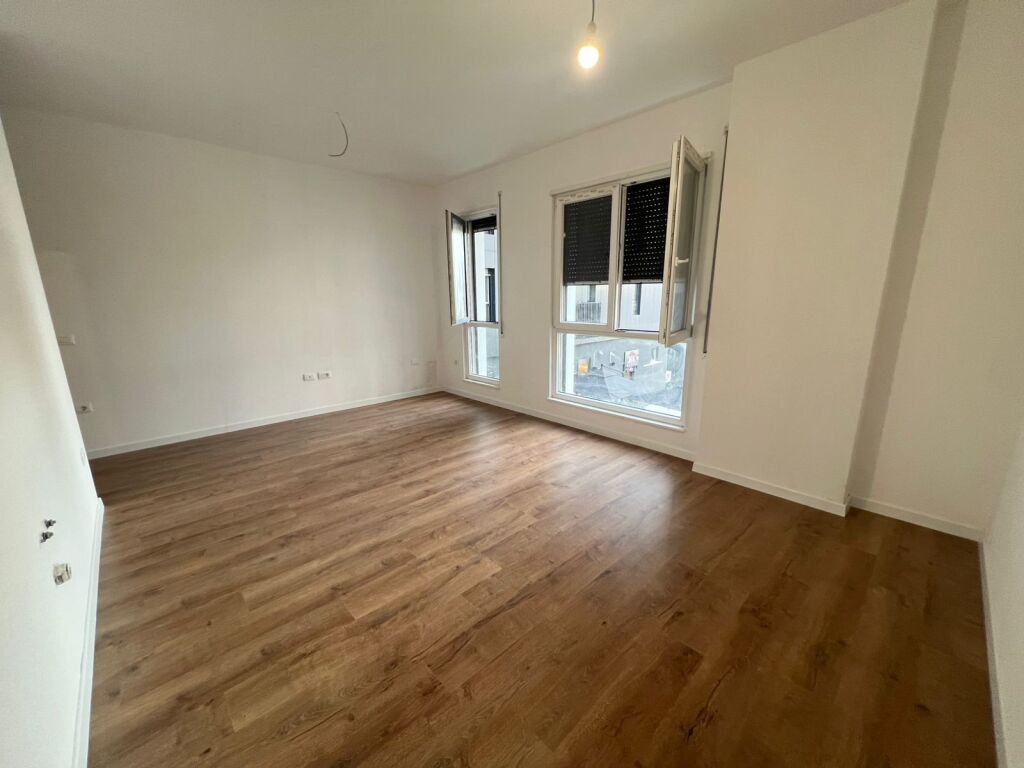 Zyre Me Qera 1+1 Tek 5 Maji (ID BZ211043) Tirane