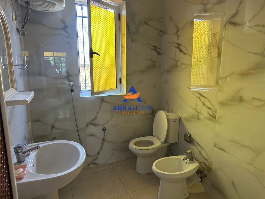 SI AFFITTA IL PRIMO PIANO DI UNA CASA PRIVATA 120 M2 "CASA ITALIA" 500 EURO