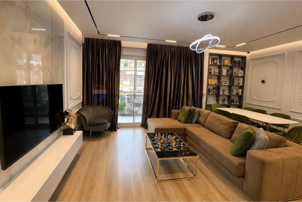 Super apartment for sale at Barrikadave Street