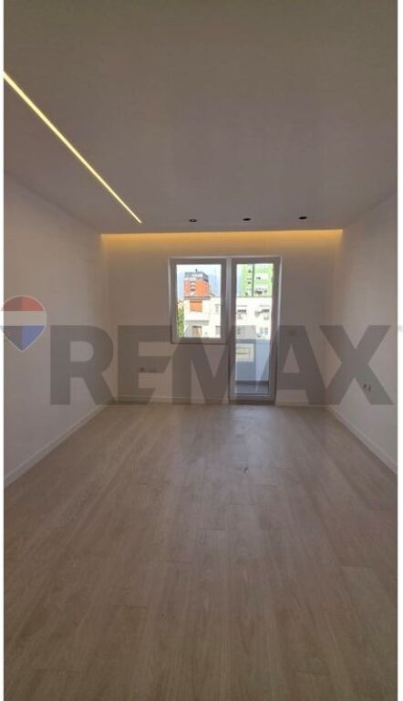 Apartament per shitje, Myslym Shyr