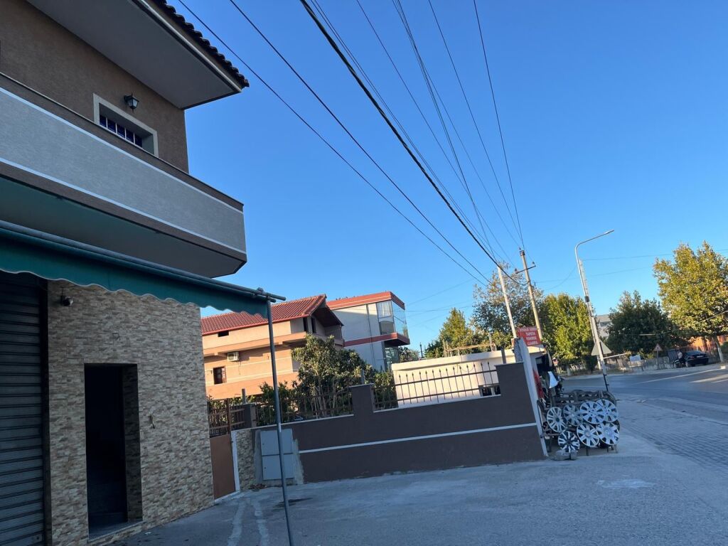 Casa privata in affitto a Fier (Sheq i Vogel)