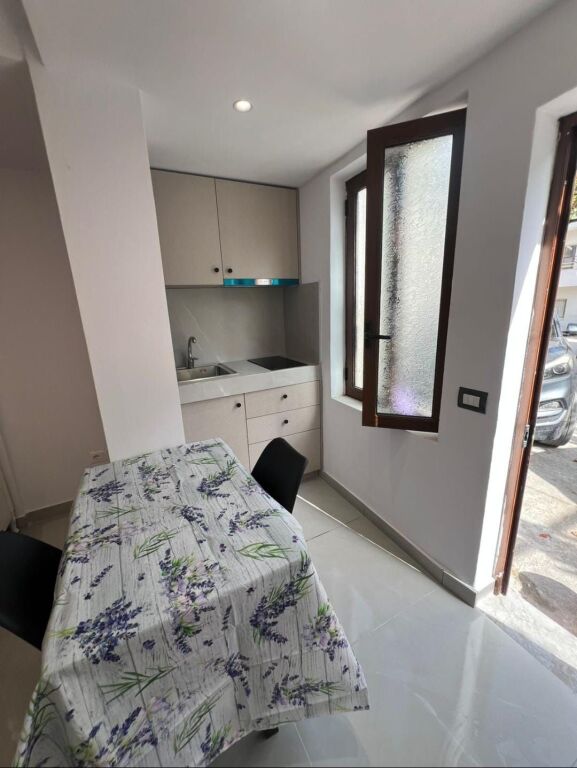 GARSIONERE 22000 LEKE.FAKULTETI EKONOMIK
