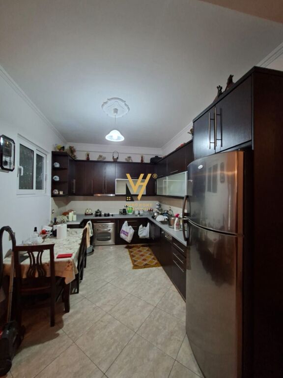APPARTAMENTO 2+1+VERANDA IN AFFITTO A SELITE 60.000 LEKE