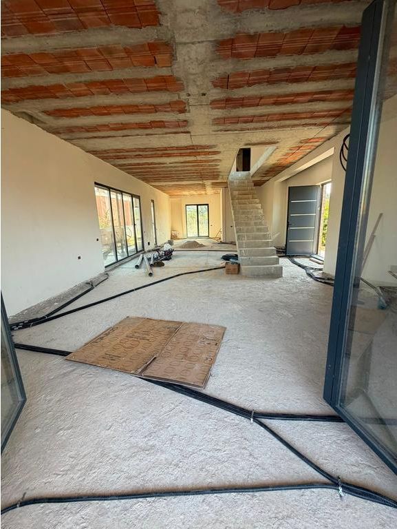 Business Building for Rent 2-Storey, TEG, Tirana