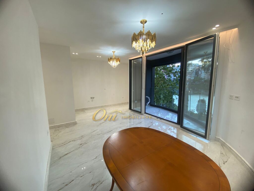 LIQENI I THATE, AMBIENTE UFFICIO 120M2 IN AFFITTO
