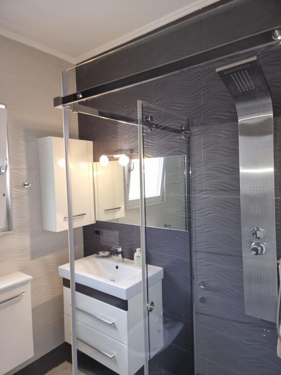 Apartament me qira 3+1-Pazari i ri,Qender