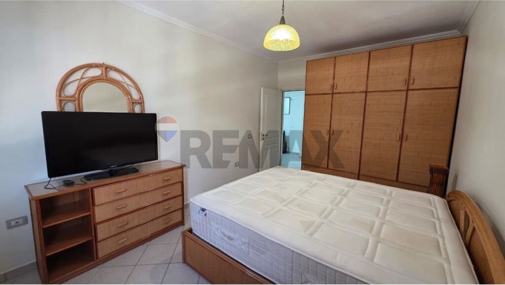 Apartament 2+1 per qira tek Komuna e Parisit