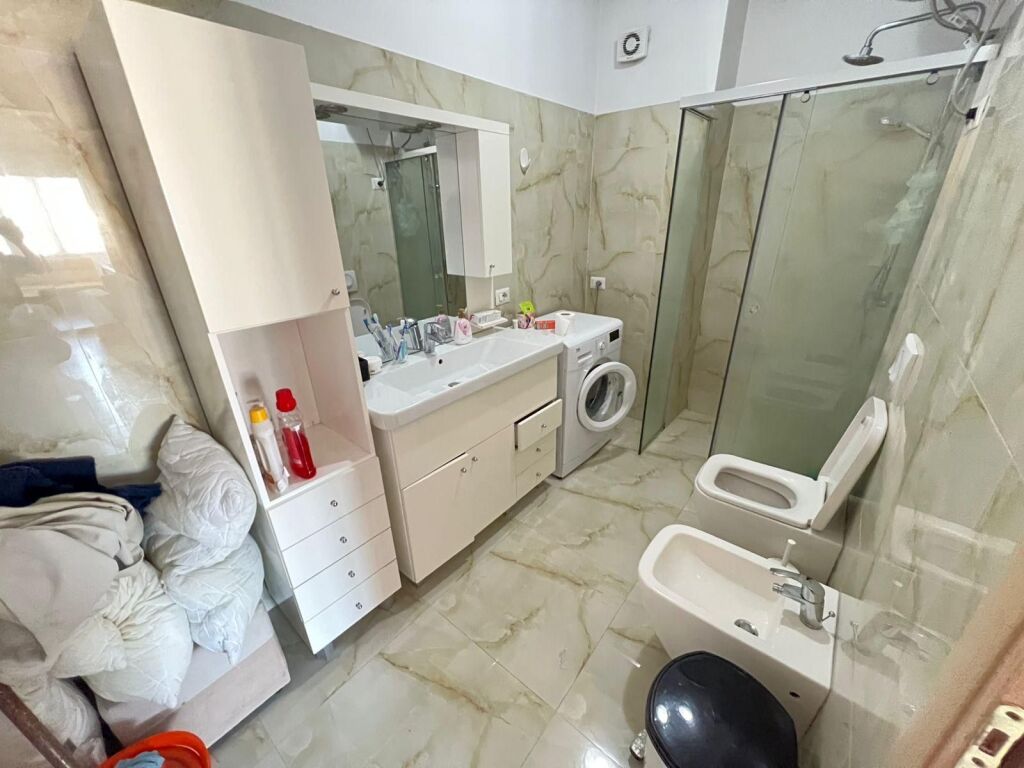 Appartamento 1+1+1 con balcone in affitto