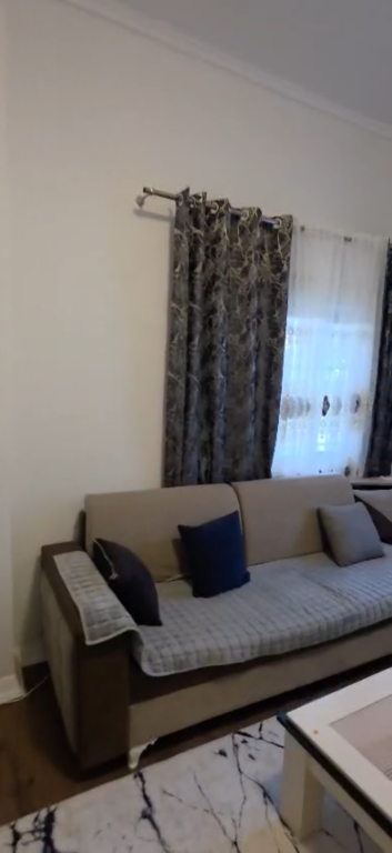 Shitet Apartment 2+1te Mali Robit