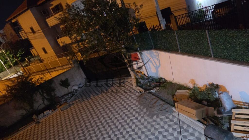 Jepet me qira kati i dyte i nje vile 2+1, prane galaktikut, Durres!