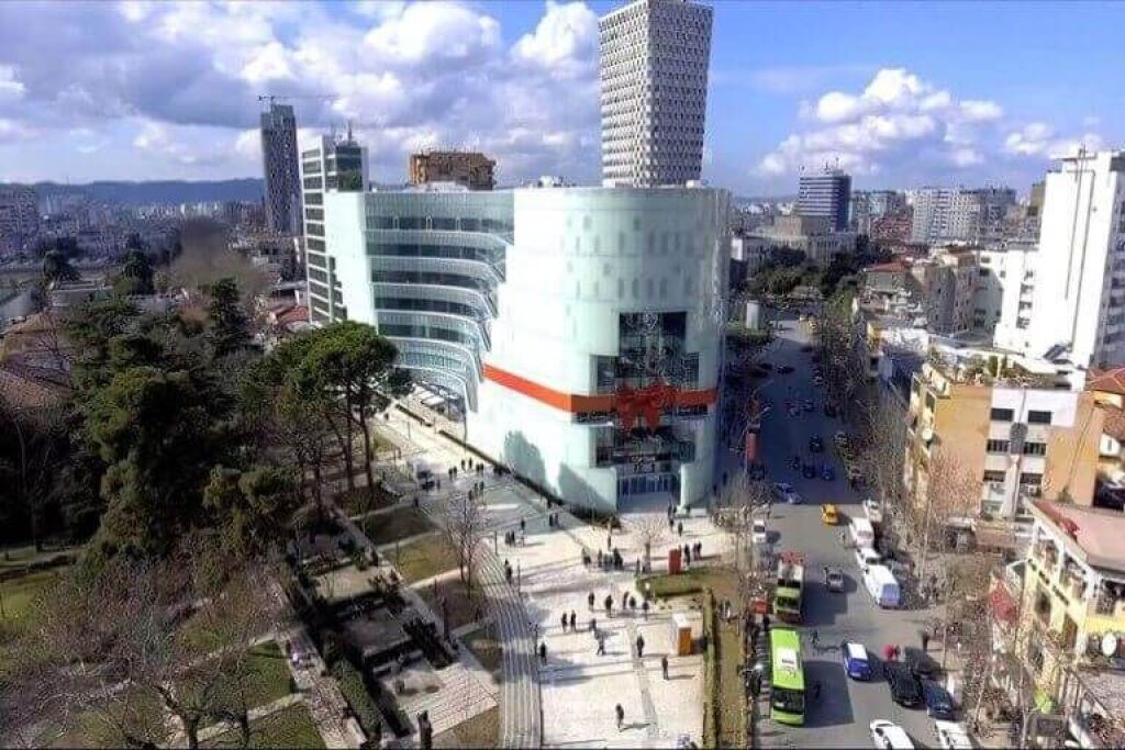 Appartamento in affitto in Centro 1+1 700euro