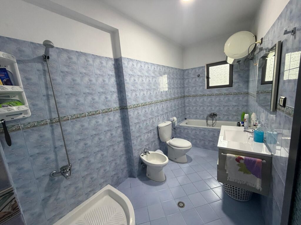 For rent 2+1, second floor of a villa in Kombinat! 40,000 lek/month
