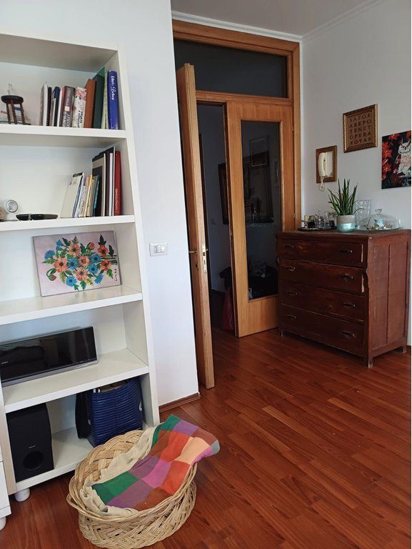 FOR RENT – MODERN APARTMENT 2+1+2 | ZOGU I ZI, TIRANA Near Ring Shopping Center!