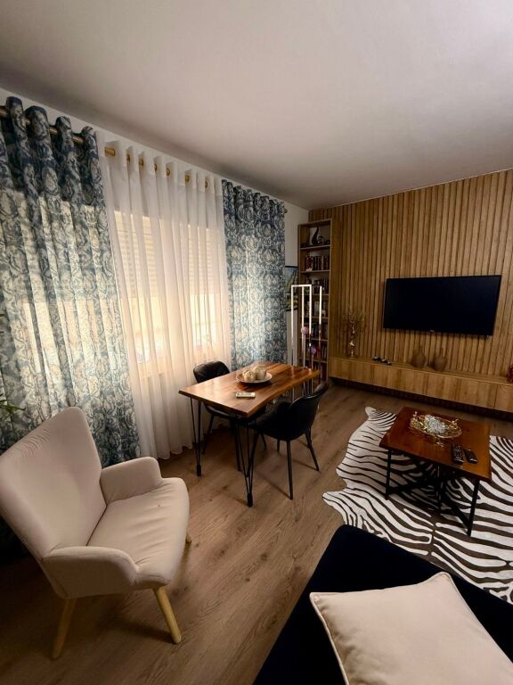 🏡 Appartamento 1+1 in affitto  📍 Kodra e Diellit, adiacente al giardino botanico