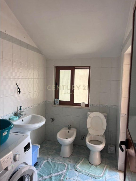 Kati 3 i Shtëpisë Private | 1+1 | 350€
