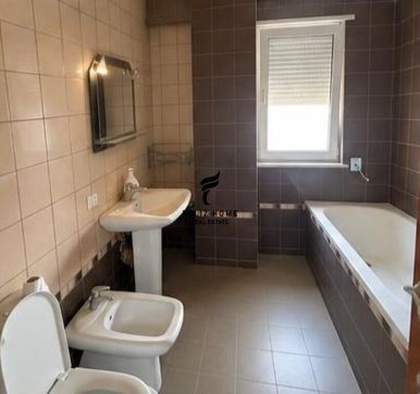 OFFICE FOR RENT 120M2 AIR ALBANIA 2,000 EURO FH-90766