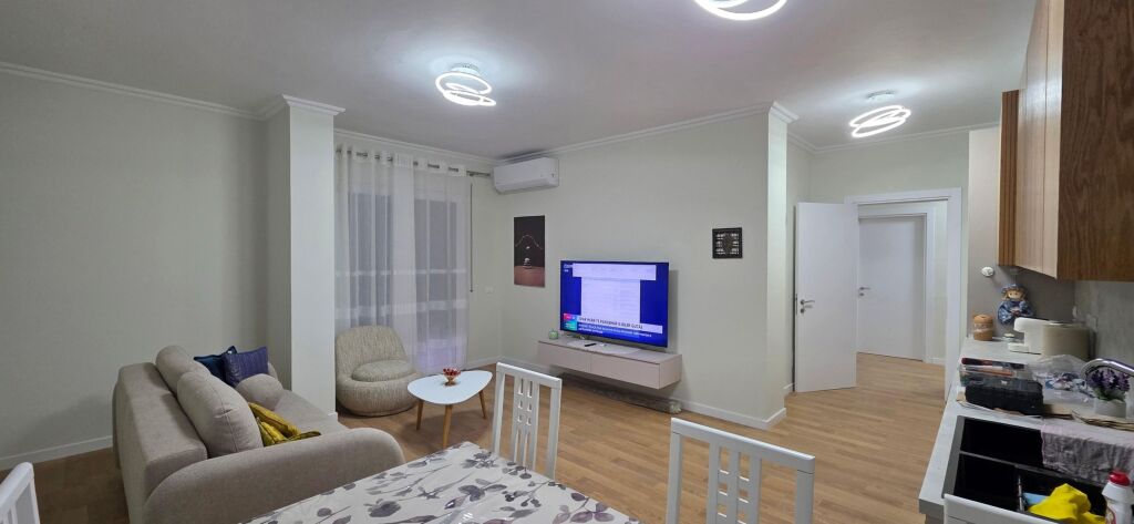 Qera | Apartament 2 + 1 | Qender – Pazari I Ri | 900 €/muaj