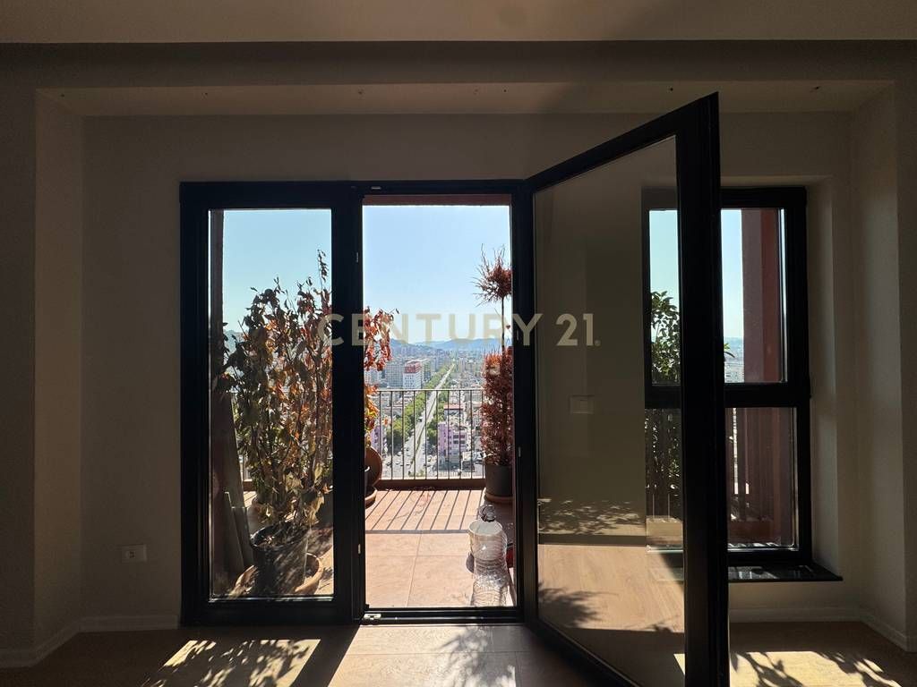 PREMIUM OFFICE FOR RENT IN TIRANA GARDEN BUILDING