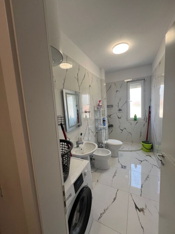 Apartament me qera 1+1