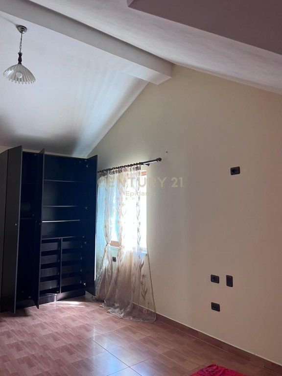 Kati 3 i Shtëpisë Private | 1+1 | 350€