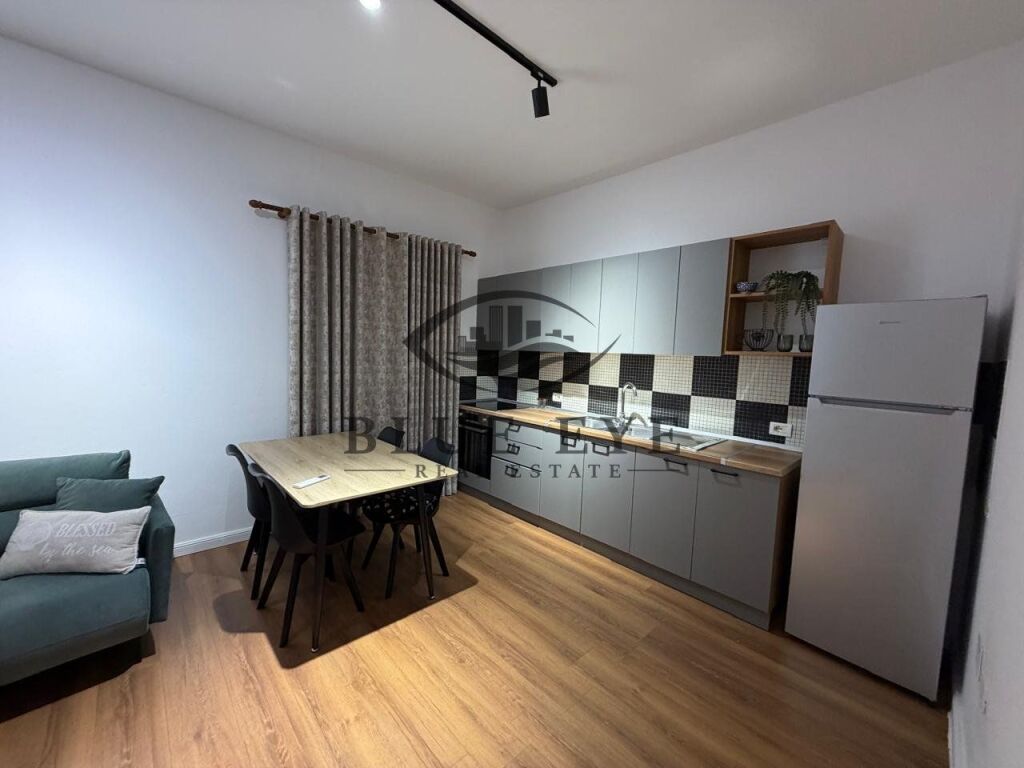 Shtëpi Private 1+1 me Oborr të Madh me Qira – Plazh ,Durrës