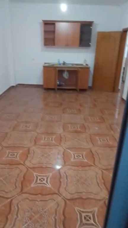 Apartament 2+1 per qera bosh tek Rruga E burgut !