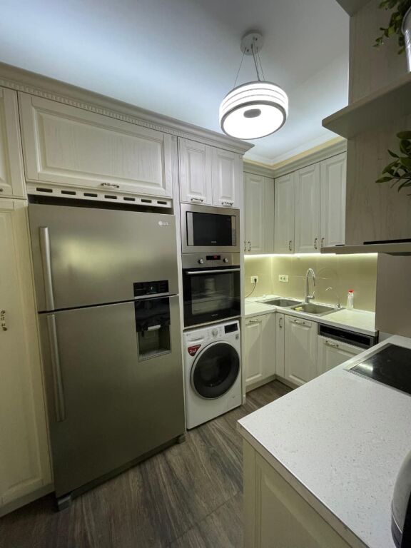 Qera | Apartament 2 + 1 | Rruga e Kavajës | 900 €/muaj