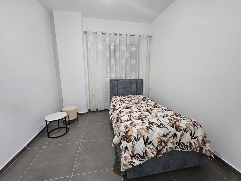 Qtu, univers city 2+1 50,000 leke + post parkimi