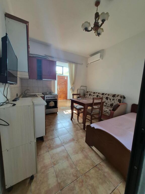 Apartament 1+1 per qera tek ish Frigoriferi !