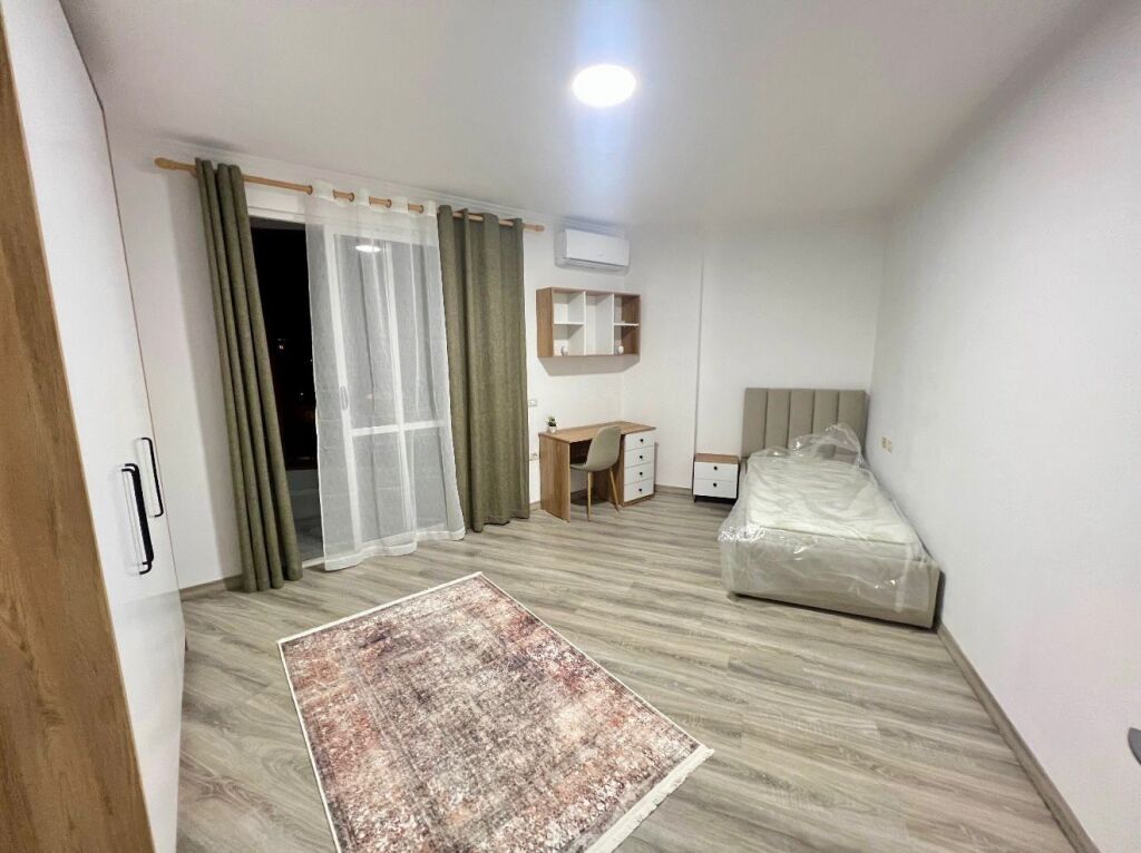 📣 QERA SUPER Apartament 2+1 Me Ballkon 📍 Don Bosko , Prane Alb Market 🛣️ Rruga "Muzaket" ✨ 💶 Cmimi 60.000 Leke/Muaj