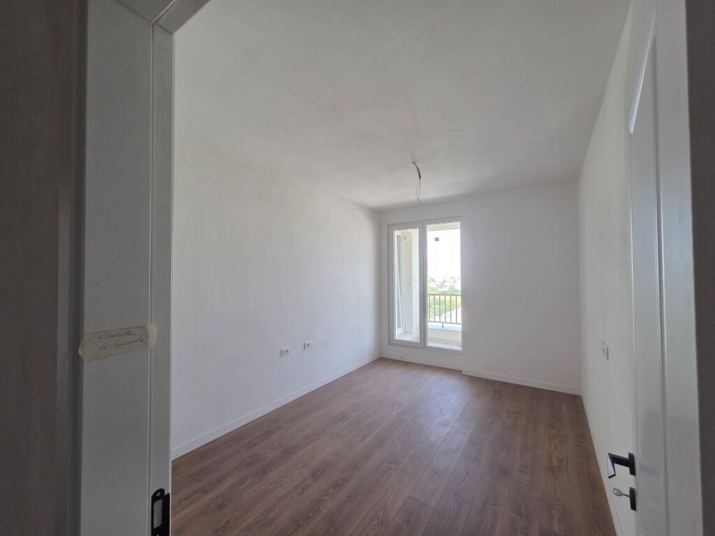 Apartament 2+1 per shitje Kamez !