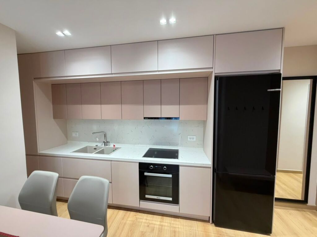 🏡 Jepet me qera Apartament 2+1+Post Parkimi  📍 Adresa : Zogu i zi 💵 Cmimi 1000€ me post parkimi
