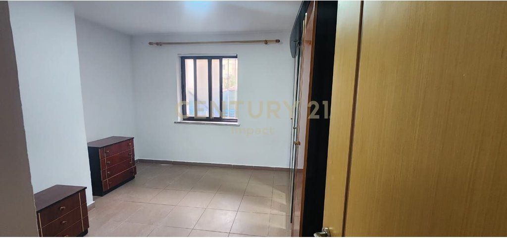 Japim me qira apartament 2+1 prane tregut elektrik!