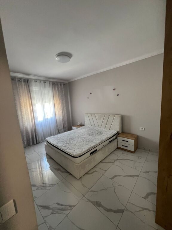 Apartament me qera 1+1