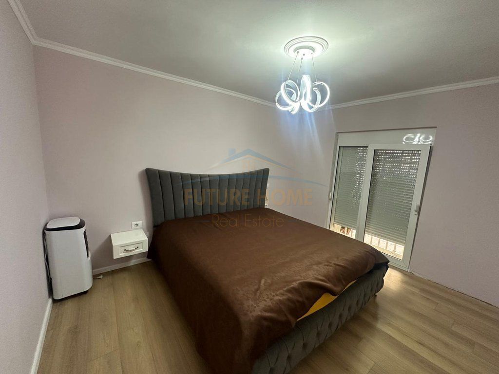 Rent Apartment 3+1, Electric Market, Tirana
