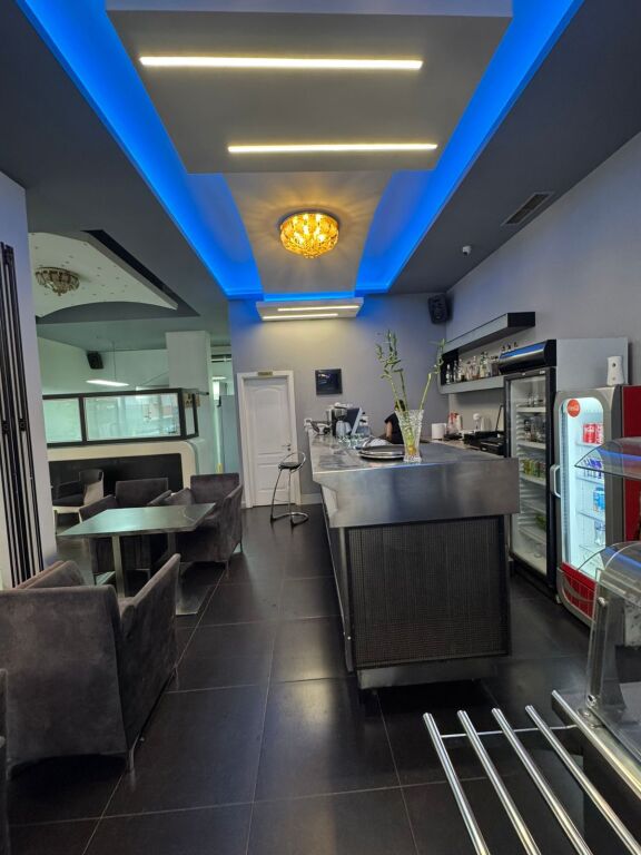 ✨ LOCALE COMMERCIALE IN AFFITTO – FRESCO | PRONTO PER LAVORARE ✨