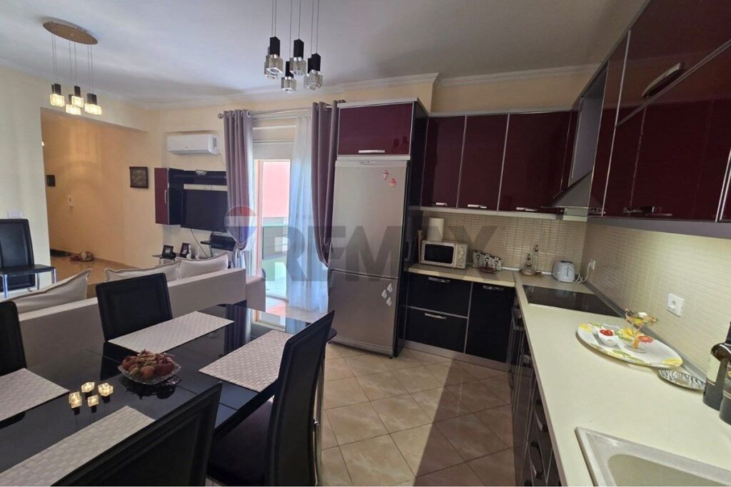 🏡 APARTAMENT 1+1 ME QIRA AFATGJATË – VLORË 🔑