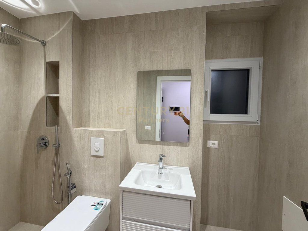 AFFITTIAMO APPARTAMENTO 1+1 A 21-DHJETORI (ARREDATO)