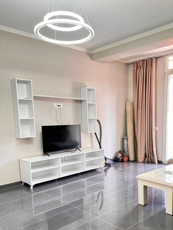 Jepet apartament 2+1+2 me qira tek Selvia ...... , Rruga Siri Kodra , Rruga e Dibres , Shkolla e Kuqe .