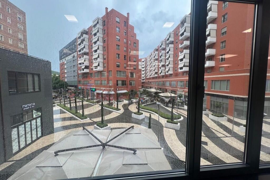 Office for Rent at the Delijorgji Complex!