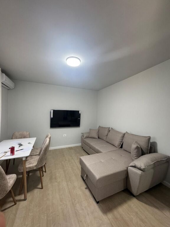 Apartament 1+1 per qera Rruga e Elbasanit !