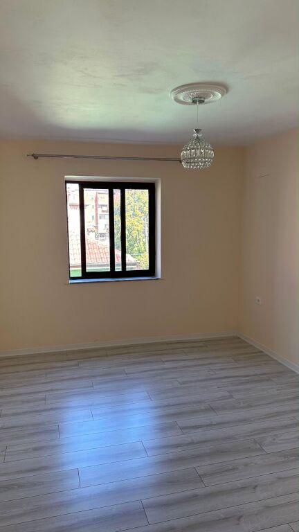 Qera | Apartament 1 + 1 (bosh) | Oxhaku | 500 €/muaj