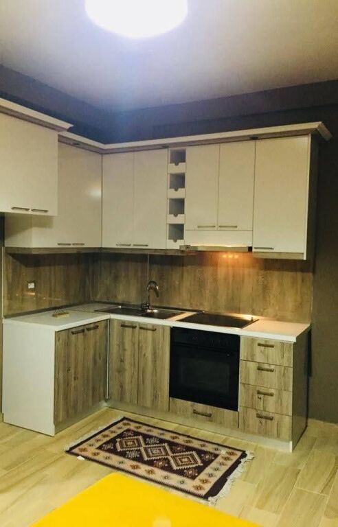 Jepet me qera Apartament i mobiluar,  i ri, 1+1+blk