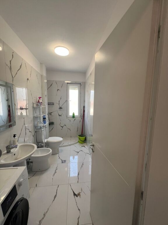 Apartament me qera 1+1
